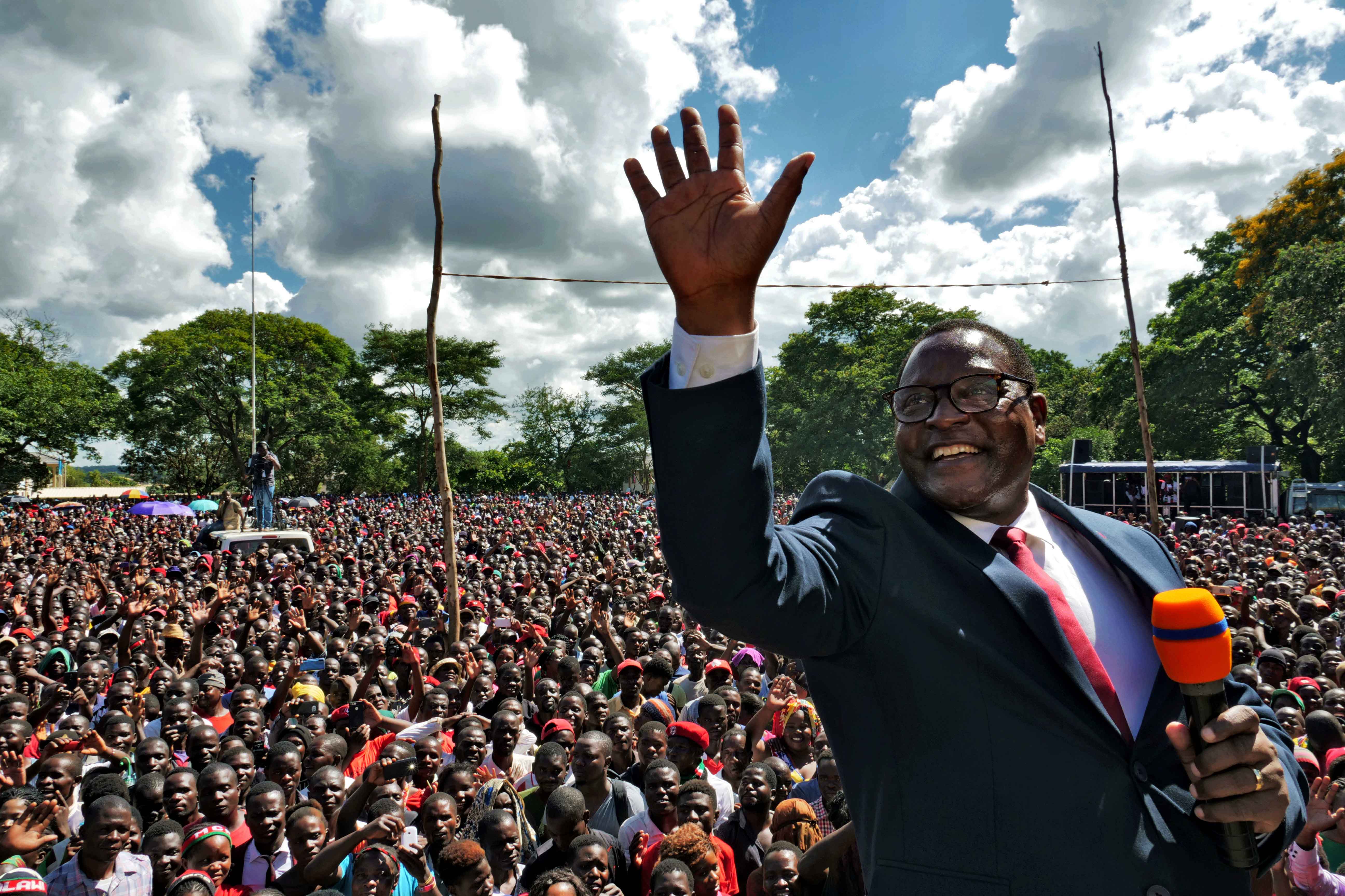 Opposition Malawi Congress Party leader Lazarus Chakwera addresses supporters after a court annulled the May 2019 presidential vote that declared Peter Mutharika a winner, in Lilongwe, Malawi, February 4, 2020. REUTERS/Eldson Chagara