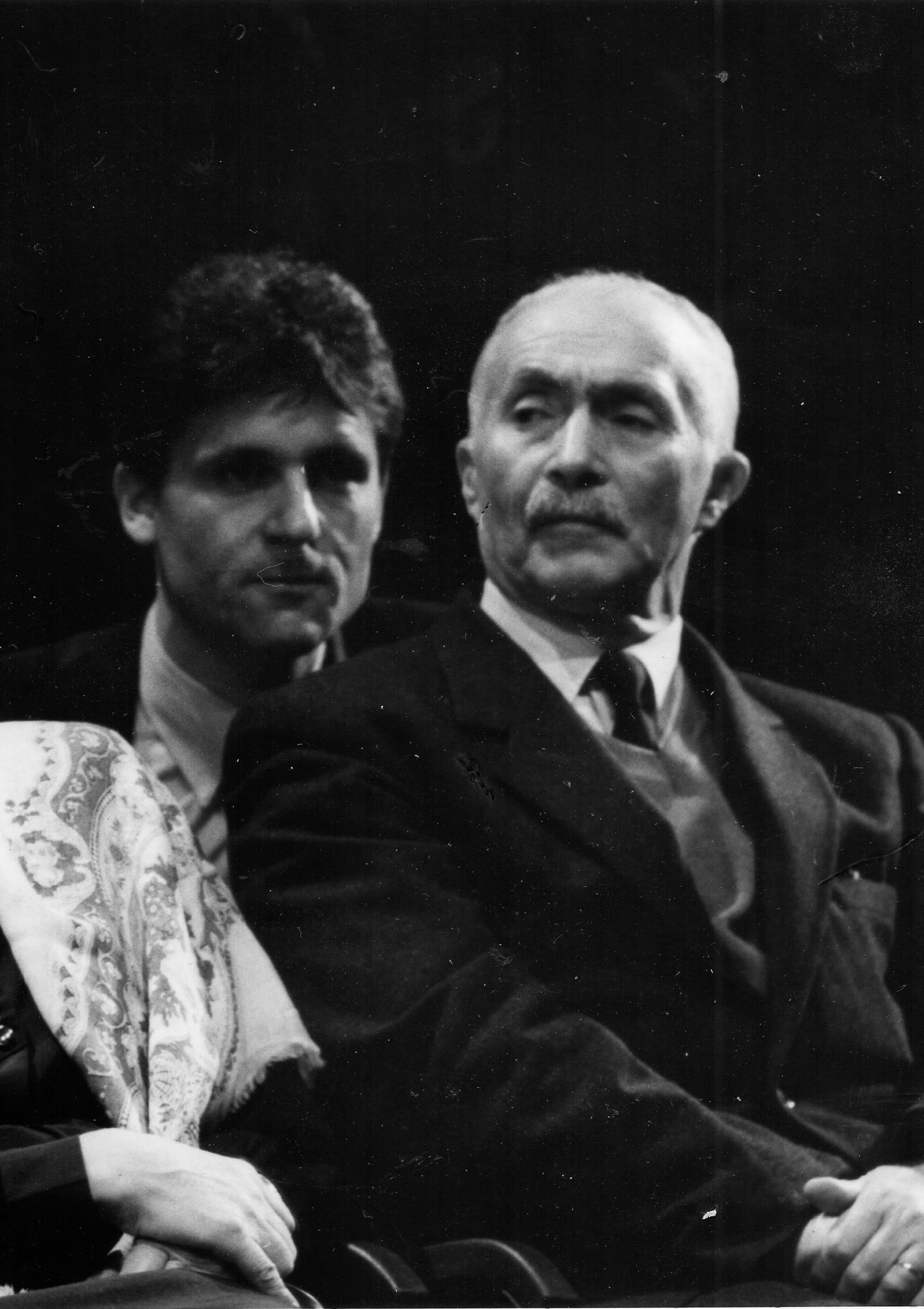 Ali Yahia Abdennour, qui fut longtemps le président de la Ligue algérienne pour la défense des droits de l'homme (LADDH), s'est vu décerner un prix par Human Rights Watch à New York en 1992.