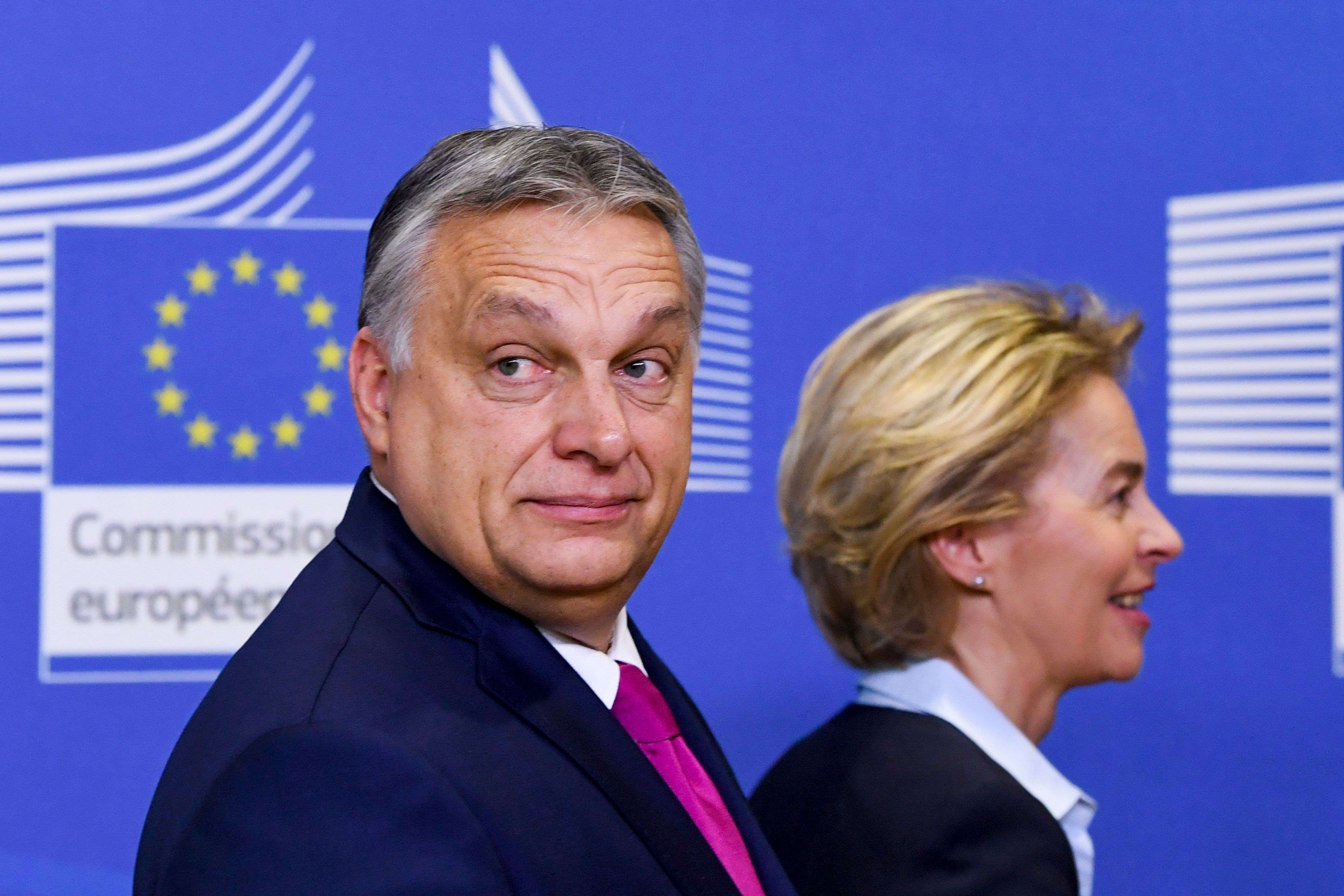 Der ungarische Premierminister Viktor Órban mit der EU-Kommissionspräsidentin Ursula von der Leyen in Brüssel, Belgien, am 3. Februar 2020. 