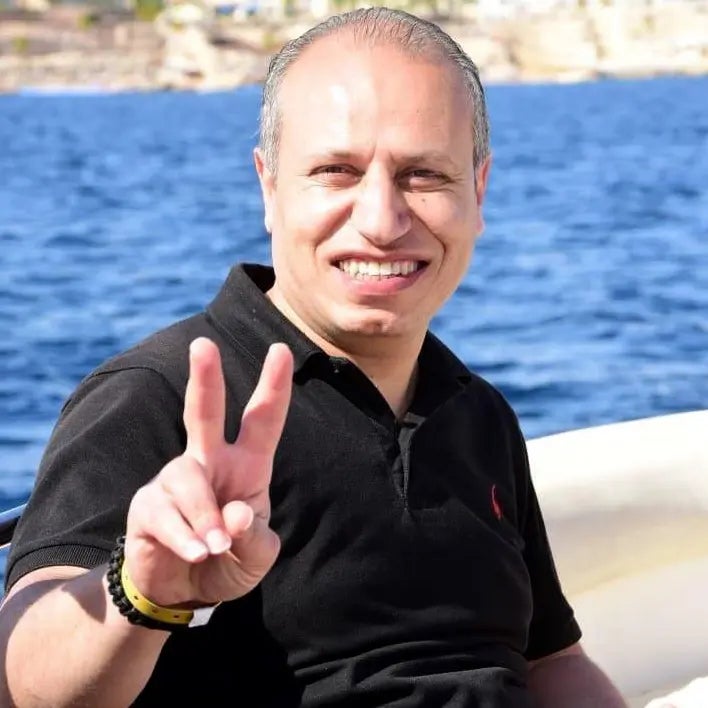 ב-8 במארס 2024 נהרג מוסא שווא, מתאם האספקה והלוגיסטיקה של ארגון American Near East Refugee Aid (Anera), בתקיפת בניין מגורים שבו שהה בא-זוואידה שברצועת עזה