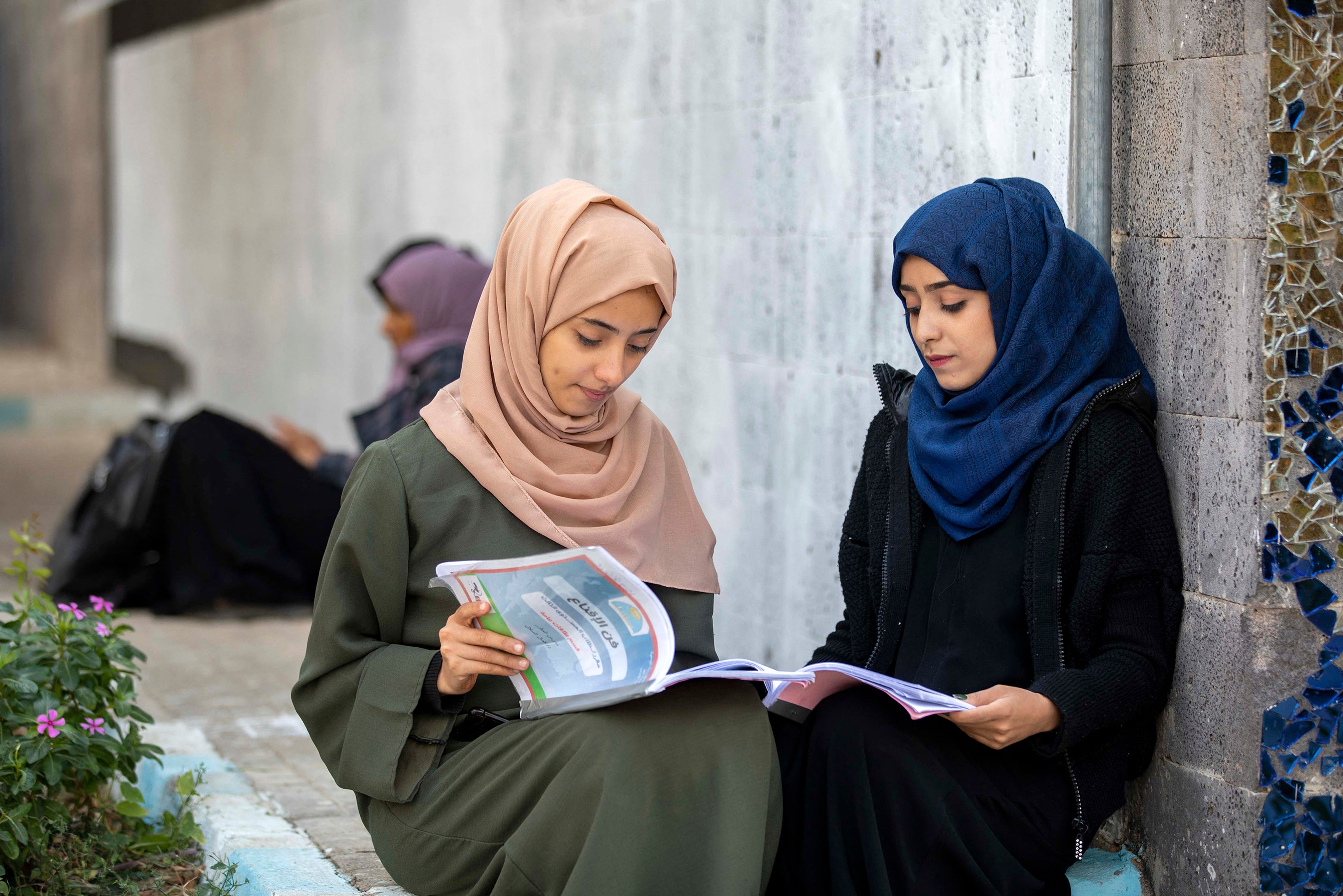 Yemeni women at a university in Yemen's city of Taiz, December 15, 2022. 
