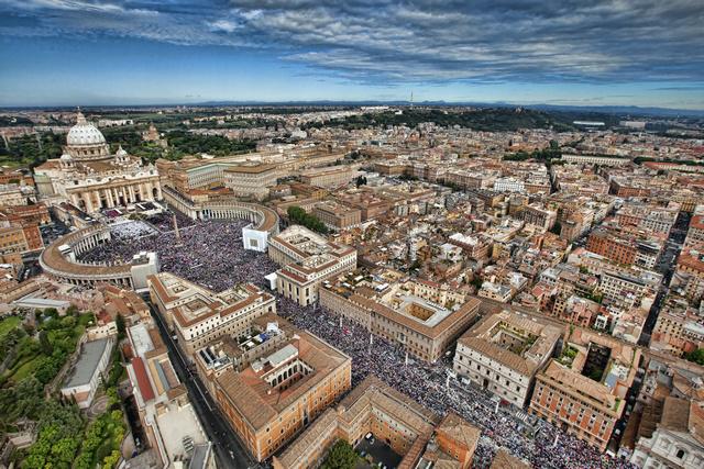 Aerial view of St. Peter's square in the Vatican.