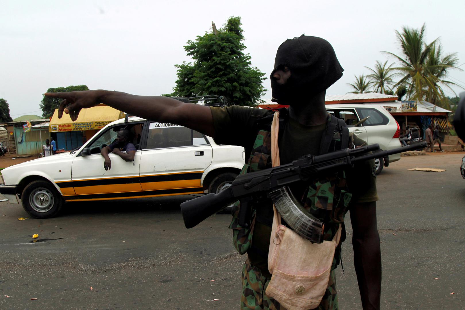 A mutinying soldier at a checkpoint at the entrance to Bouake, Côte d’Ivoire. May 15, 2017.