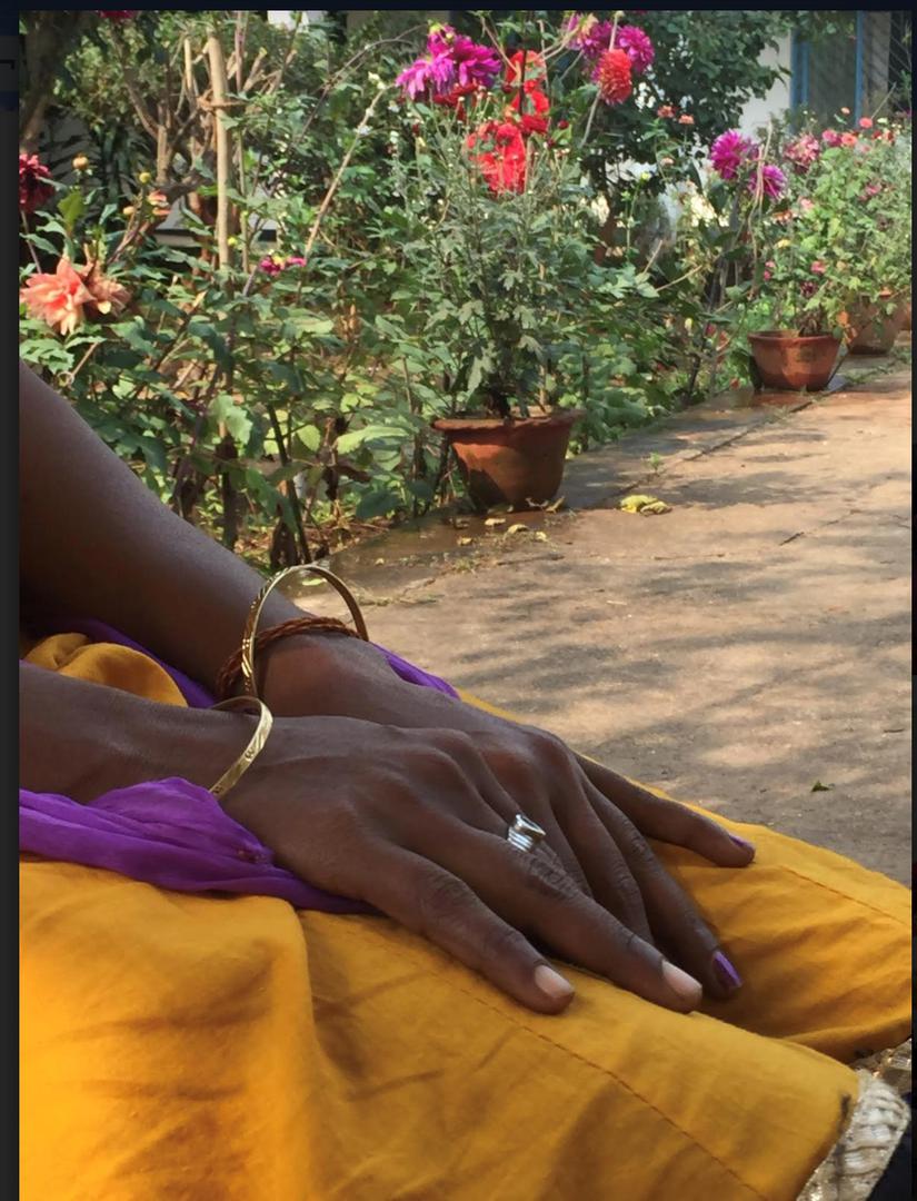 अल्प दृष्टि वाली महिला करुणा ने अपने परिवार को यह नहीं बताया  एक दृष्टिहीन आदमी ने उसके साथ बलात्कार किया. करुणा ने बताया, "उसने मुझे किसी को नहीं बताने की धमकी दी. मैंने किसी को नहीं बताया क्योंकि मैं डर गई थी." (ओडिशा).