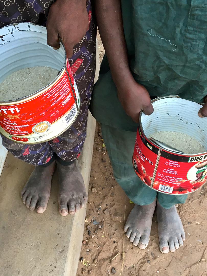 201901africa_senegal_talibelougabegging