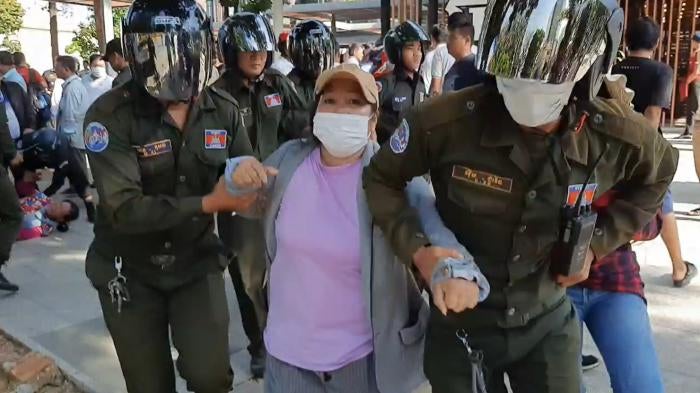 202010asia_cambodia_oct 23 protest_thumbnail