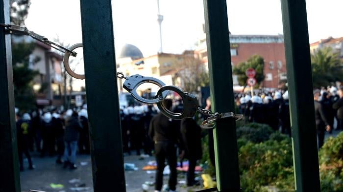 During student protests against President Erdoğan’s appointment of a rector to Boğaziçi University, police used handcuffs to keep the campus gate shut in Istanbul, Turkey, January 4, 2021