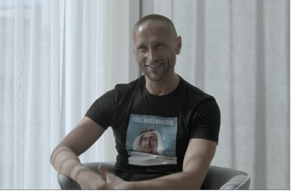 A photo of Artur smiling 