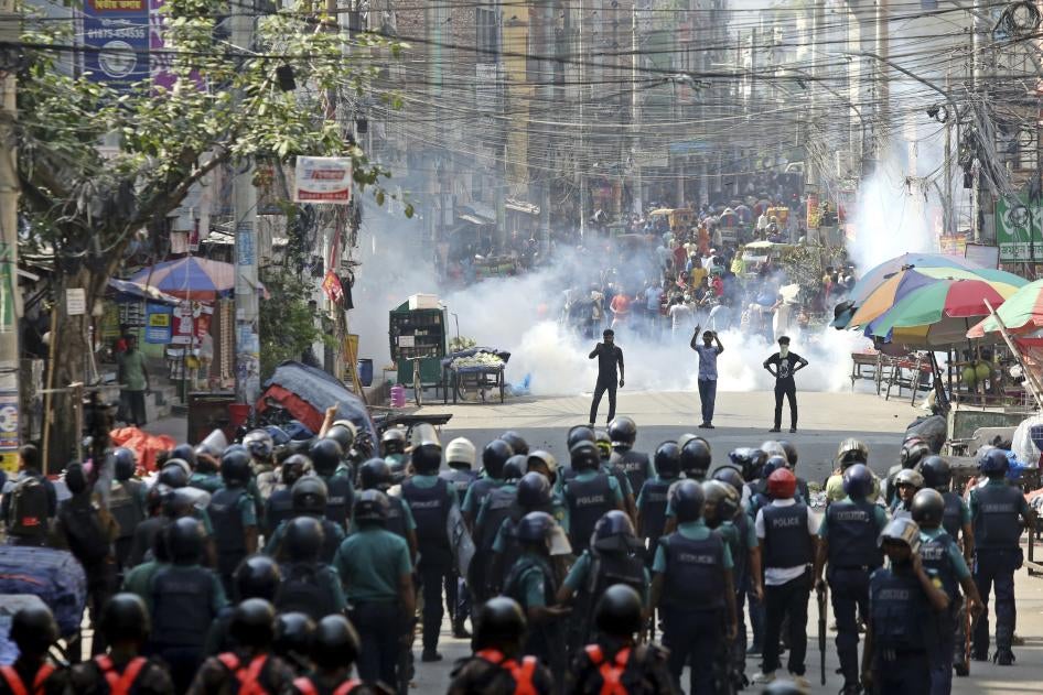 Bangladesh police clashes with garment workers protesting to demand the increase of their salaries, in Dhaka on November 2, 2023. 