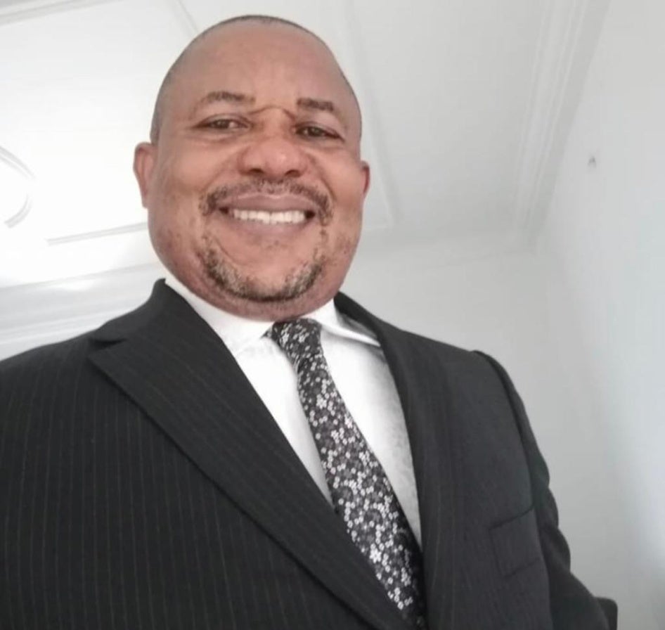 Atoh Walter M. Tchemi, un avocat à Kumba, dans la région du Sud-Ouest, Cameroun, 2022.