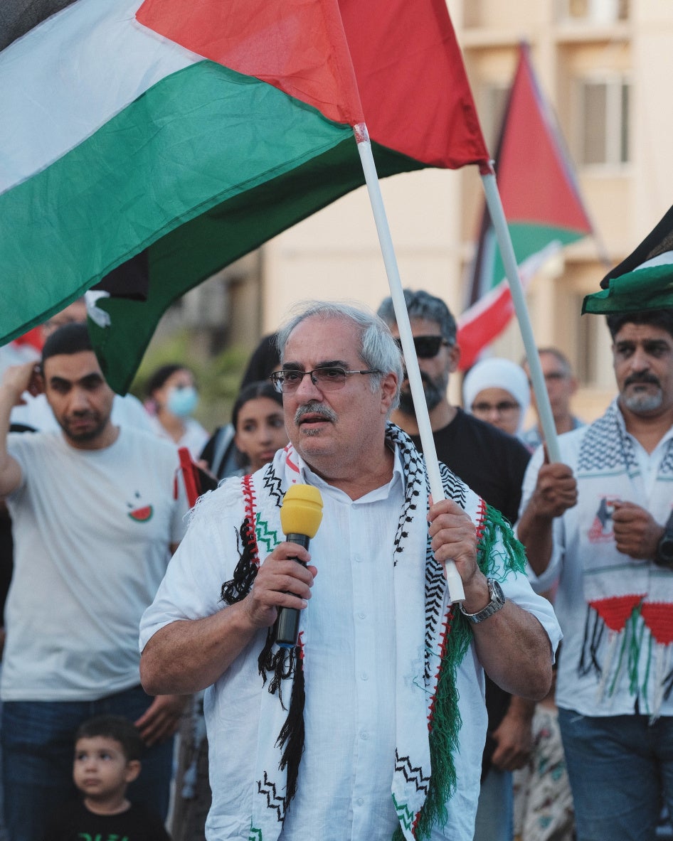  إبراهيم شريف.