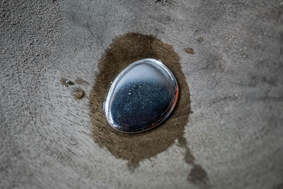 Pure mercury in a wooden pan