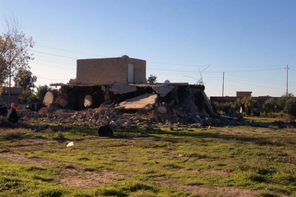 منزل مُهدّم في إدريس الهندية القديمة. 