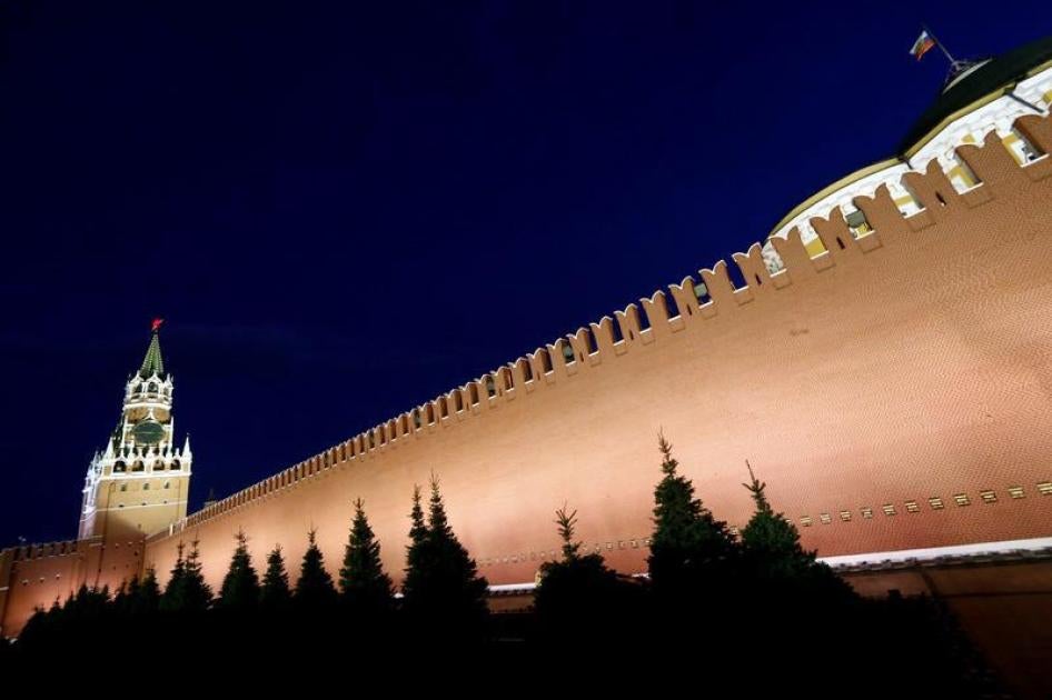 A general view shows the Spasskaya Tower and the Kremlin wall in central Moscow, Russia, May 5, 2016.