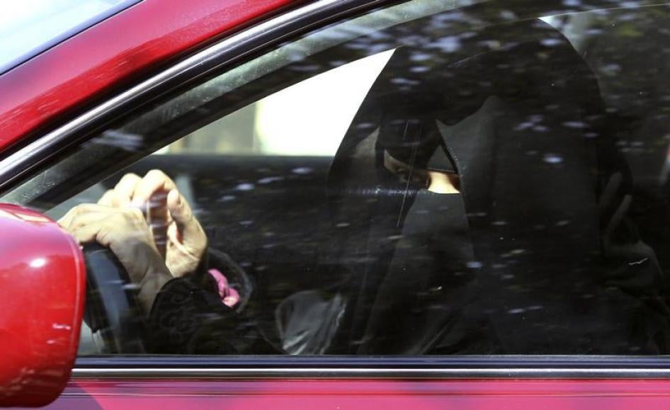 A woman drives a car in Saudi Arabia October 22, 2013.