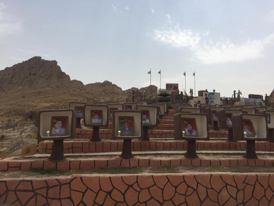 Commemoration monument for fallen YBŞ/HPG fighters in Sinjar.