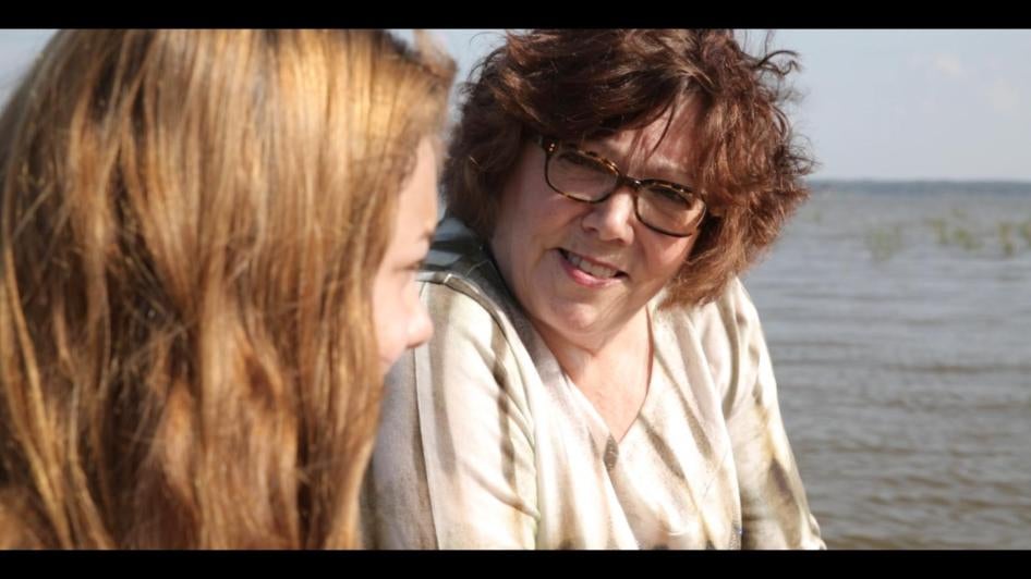 Lindy Lou Wells talks to her granddaughter about the death penalty. © 2017 Florent Vassault