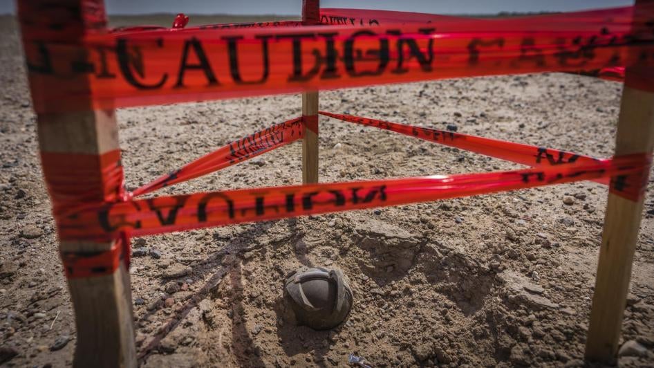 Ein BLU-61 Bomblet im Regierungsbezirk Basra, Irak, das zerstört werden soll. März 2018.