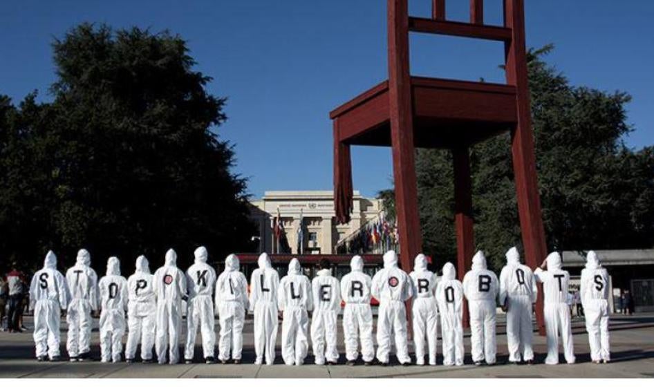 201809arms_killerrobots_campaign_protest2_FR