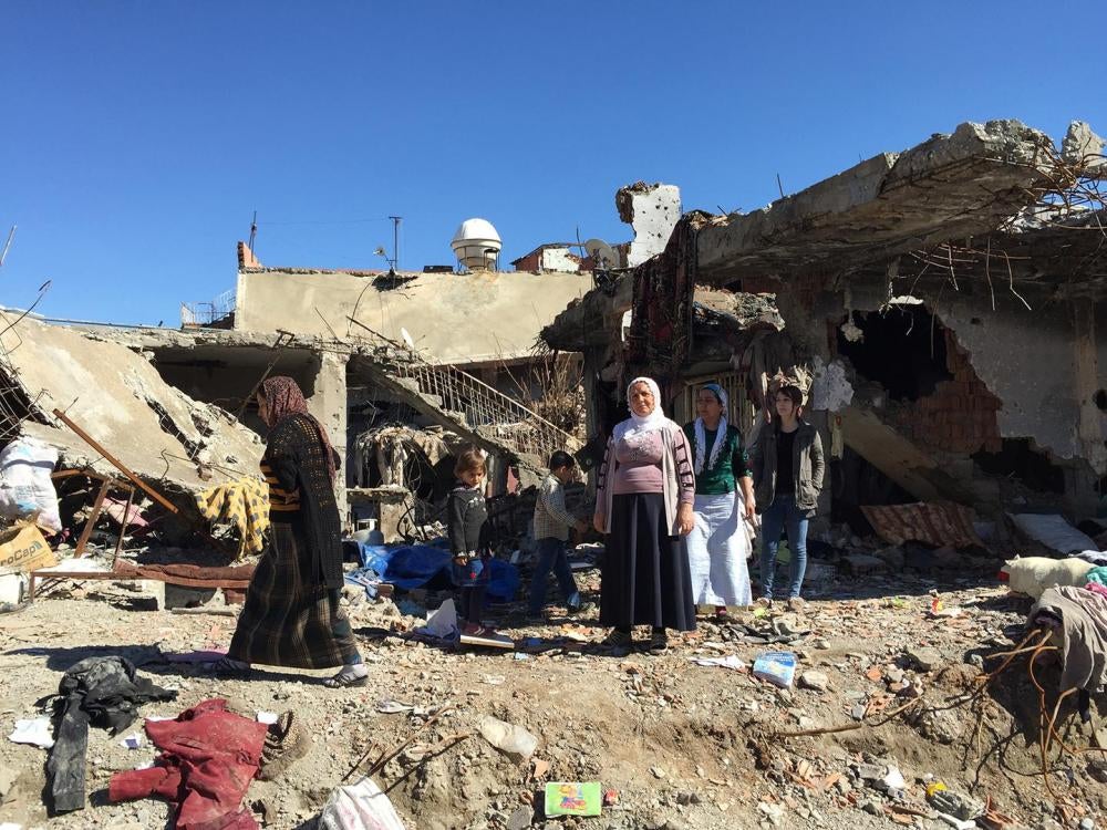 Security operations and armed clashes in Cizre from December 2015 to February 2016 damaged homes in the affected neighborhoods. The authorities began demolition immediately afterwards. 