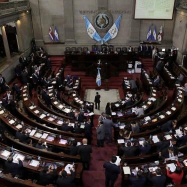 Legisladores votan en el Congreso, en Ciudad de Guatemala, Guatemala, el 11 de septiembre de 2017.