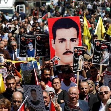 Demonstrators gather during a rally in support of Palestinian prisoners on hunger strike in Israeli jails, in the West Bank city of Ramallah April 17, 2017.