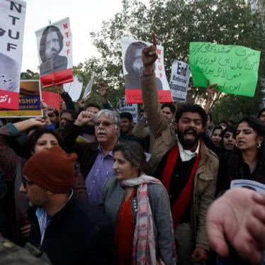 Human rights activists chant slogans during a protest to condemn the disappearances of social activists in Karachi, Pakistan January 19, 2017. 