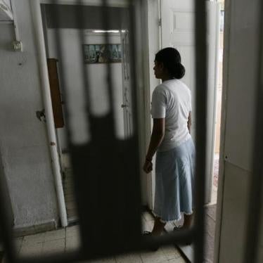 A migrant domestic worker in Beirut, Lebanon, March 15, 2010.  © 2010 Reuters