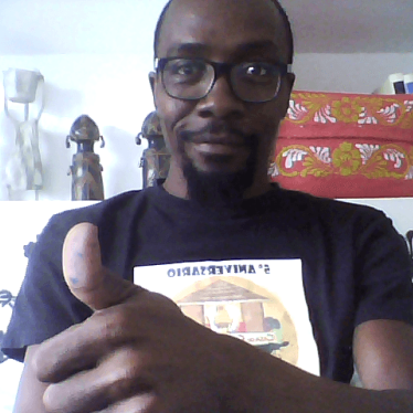 Ramón Esono Ebalé release selfie photo