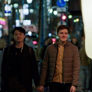 Kan wanted to be able to hold hands with his boyfriend, Tom, in public. He did just that at the end of his episode